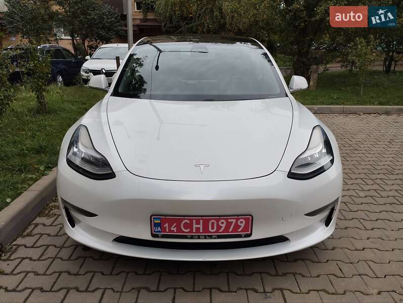 Седан Tesla Model 3 2019 в Ужгороді фото Седан Tesla Model 3 2019 в Ужгороді