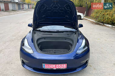 Седан Tesla Model 3 2021 в Киеве