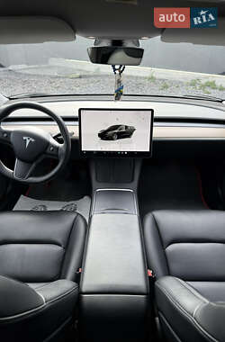 Седан Tesla Model 3 2022 в 