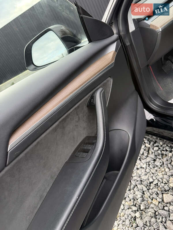 Седан Tesla Model 3 2022 в Дрогобичі