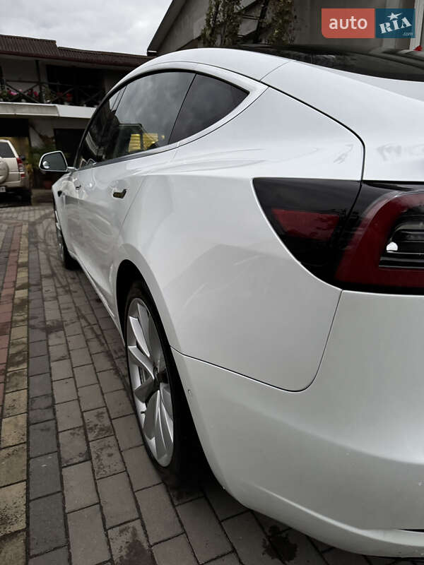 Седан Tesla Model 3 2018 в Рівному
