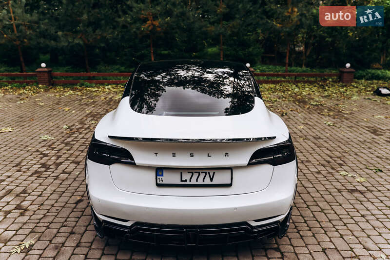 Седан Tesla Model 3 2019 в Львові