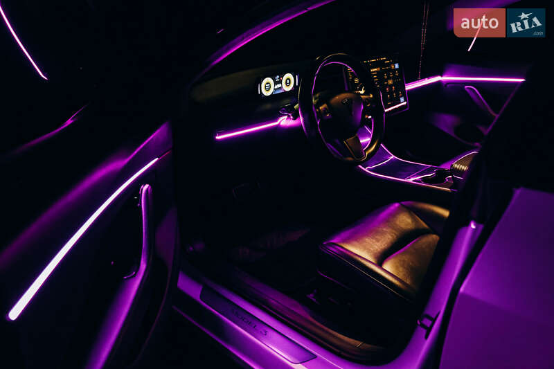 Седан Tesla Model 3 2019 в Львові
