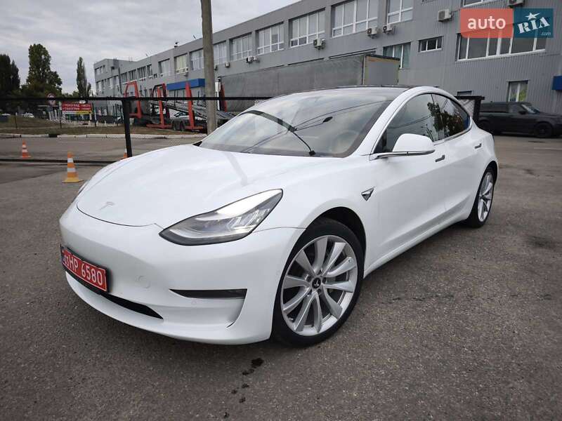 Седан Tesla Model 3 2019 в Киеве фото 5 Седан Tesla Model 3 2019 в Киеве