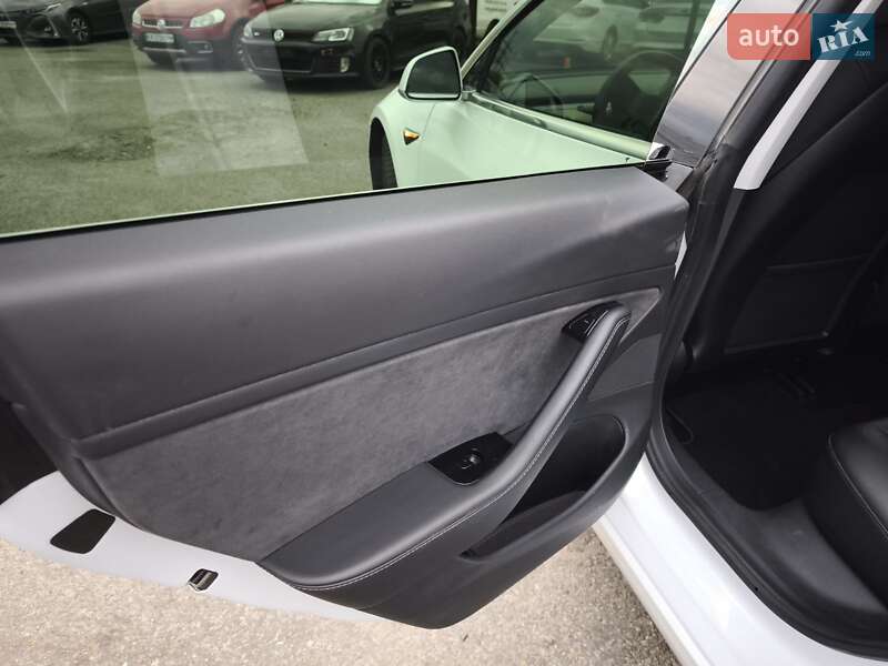 Седан Tesla Model 3 2019 в Киеве фото 46 Седан Tesla Model 3 2019 в Киеве