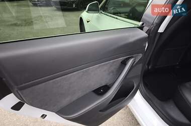 Седан Tesla Model 3 2019 в 