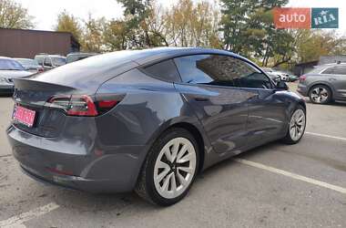 Седан Tesla Model 3 2021 в 