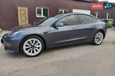 Седан Tesla Model 3 2021 в 