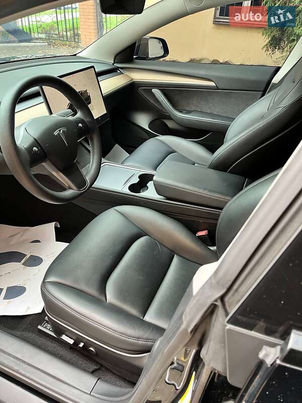 Седан Tesla Model 3 2023 в Харькове