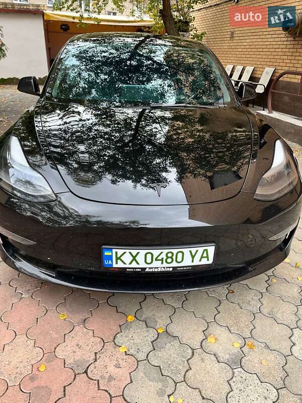 Седан Tesla Model 3 2023 в Харькове