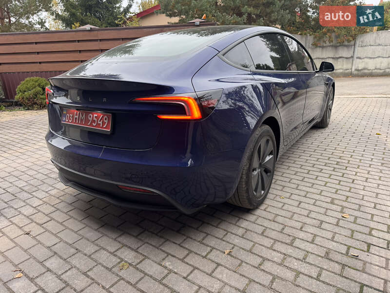 Седан Tesla Model 3 2024 в Львові