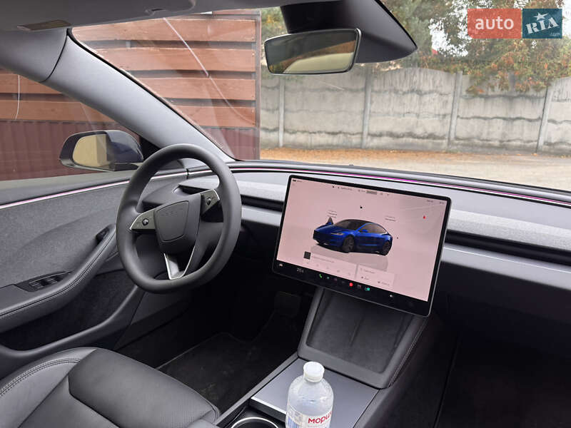 Седан Tesla Model 3 2024 в Львові