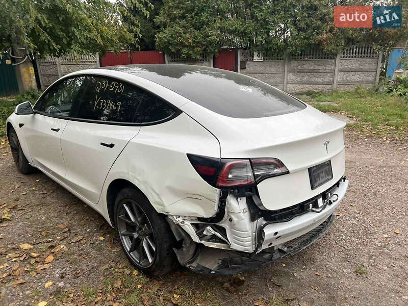 Седан Tesla Model 3 2022 в Києві