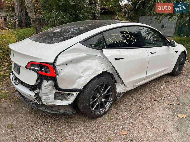 Седан Tesla Model 3 2022 в Києві
