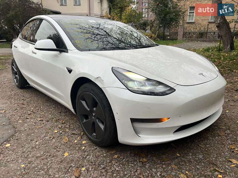 Седан Tesla Model 3 2022 в Києві