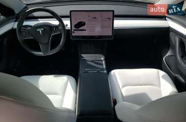 Седан Tesla Model 3 2021 в 