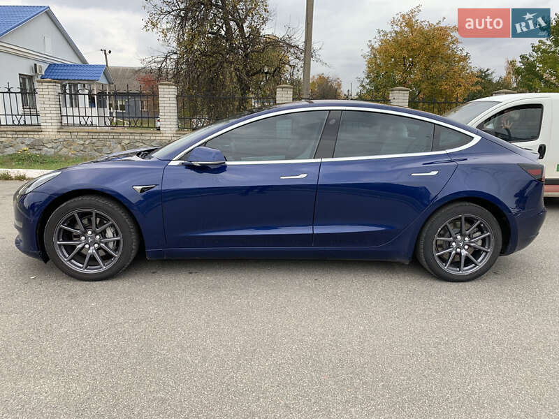 Седан Tesla Model 3 2019 в Барышевке