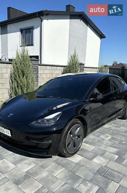 Седан Tesla Model 3 2022 в Ровно