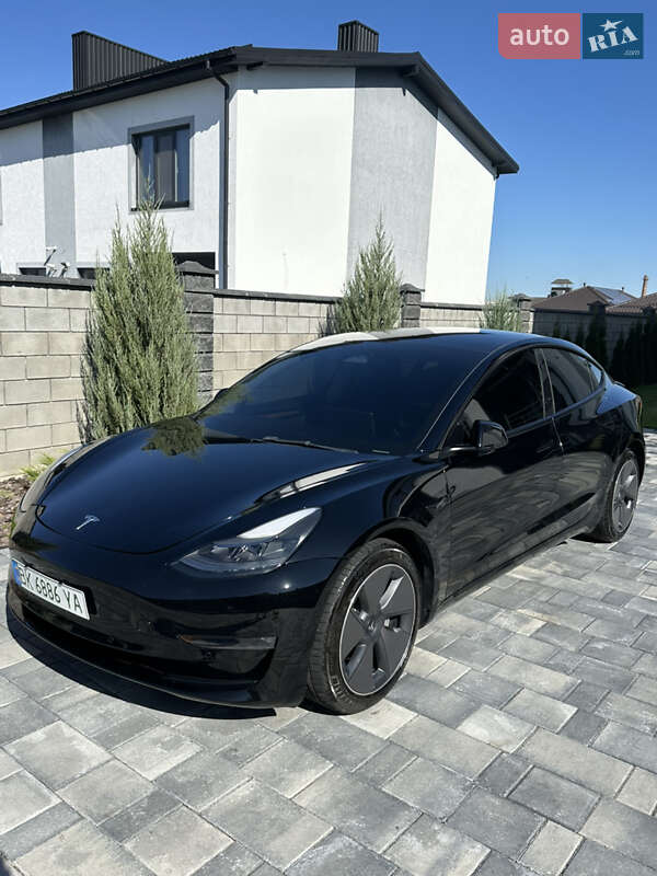 Tesla Model 3 2022