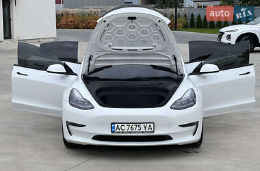 Седан Tesla Model 3 2021 в Луцке