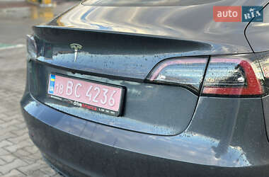 Седан Tesla Model 3 2020 в 
