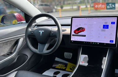 Седан Tesla Model 3 2019 в 