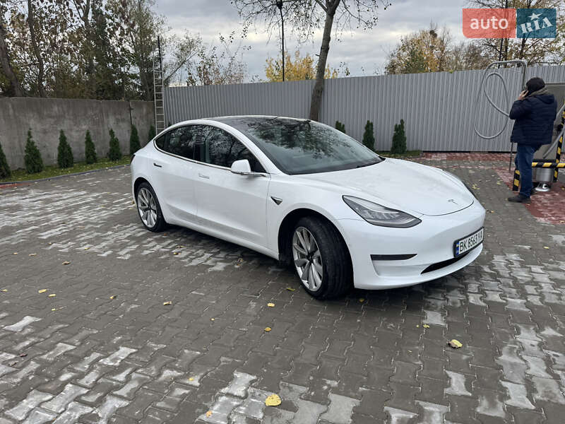 Седан Tesla Model 3 2019 в Костополе