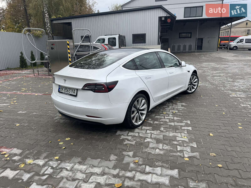 Седан Tesla Model 3 2019 в Костополе