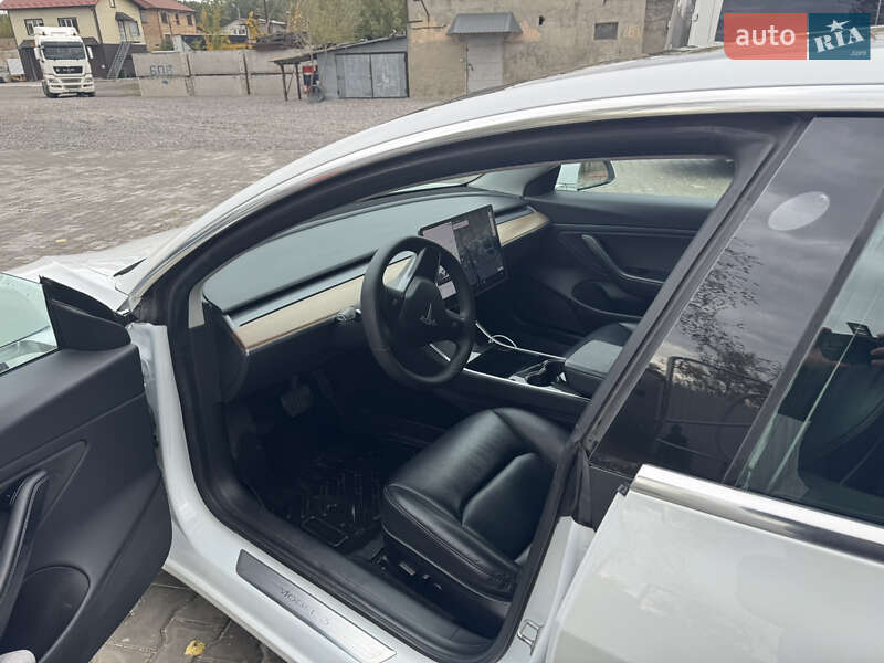 Седан Tesla Model 3 2019 в Костополе