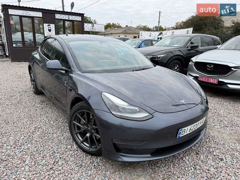 Tesla Model 3 2021