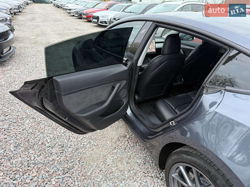 Седан Tesla Model 3 2021 в Полтаве