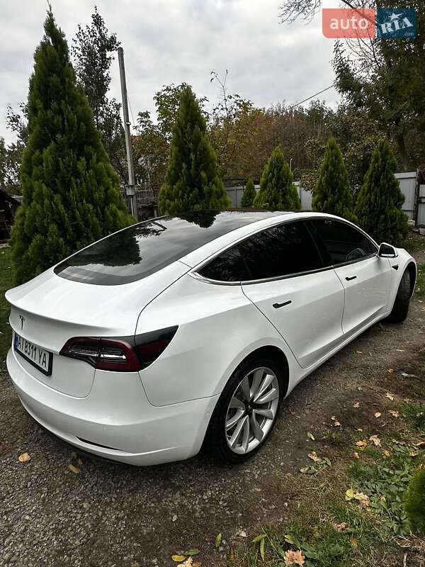 Седан Tesla Model 3 2019 в Броварах