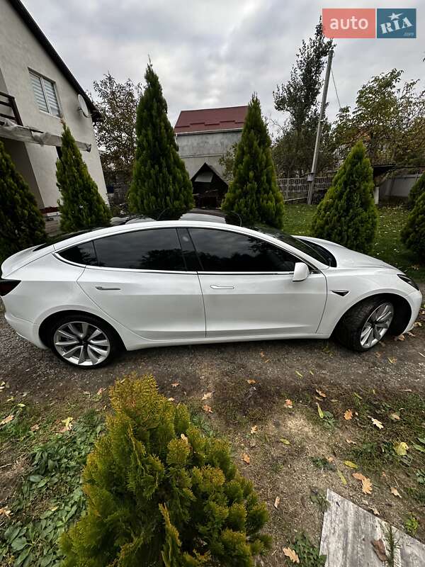 Седан Tesla Model 3 2019 в Броварах