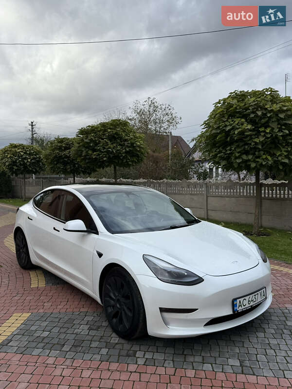 Tesla Model 3 2021