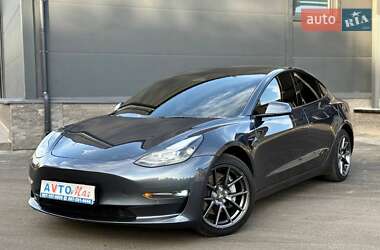 Седан Tesla Model 3 2022 в Кривому Розі