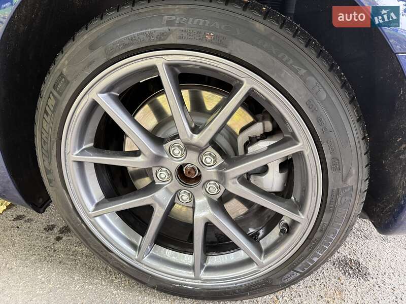 Седан Tesla Model 3 2022 в Умани