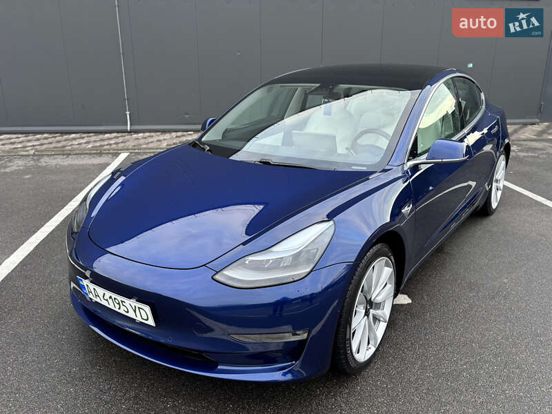 Седан Tesla Model 3 2020 в Киеве