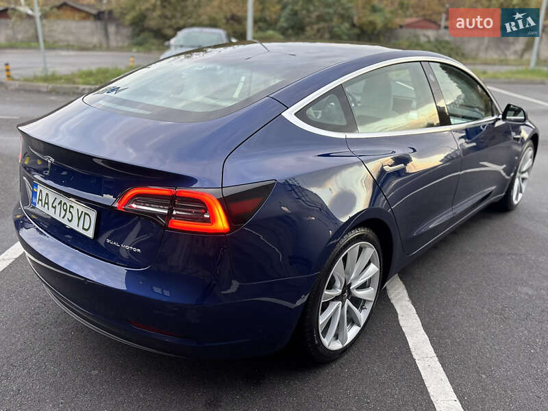 Седан Tesla Model 3 2020 в Киеве