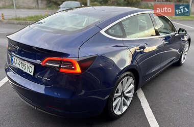 Седан Tesla Model 3 2020 в 