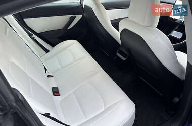 Седан Tesla Model 3 2020 в 
