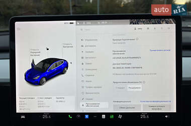 Седан Tesla Model 3 2020 в 