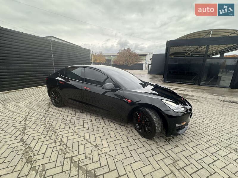Седан Tesla Model 3 2019 в Ивано-Франковске