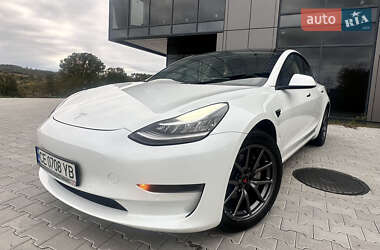 Седан Tesla Model 3 2020 в Черновцах