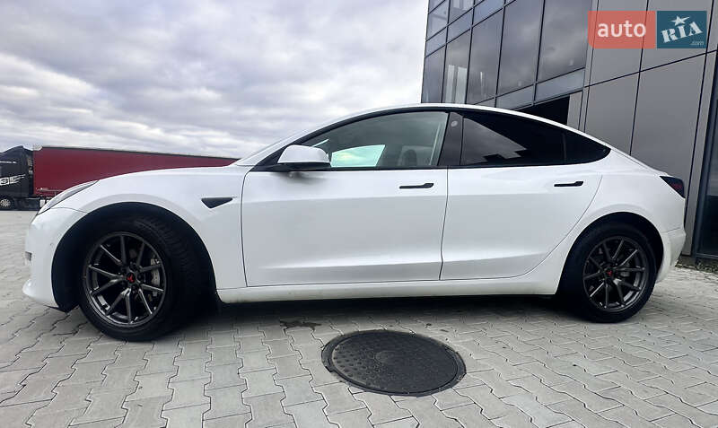 Седан Tesla Model 3 2020 в Черновцах фото 7 Седан Tesla Model 3 2020 в Черновцах