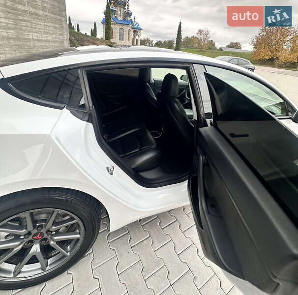 Седан Tesla Model 3 2020 в Черновцах фото 28 Седан Tesla Model 3 2020 в Черновцах