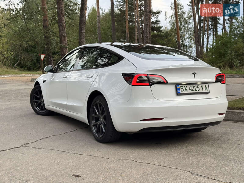 Седан Tesla Model 3 2022 в Нетешине фото 5 Седан Tesla Model 3 2022 в Нетешине