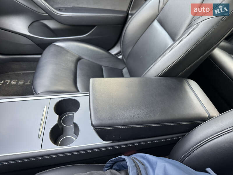Седан Tesla Model 3 2022 в Нетешине фото 22 Седан Tesla Model 3 2022 в Нетешине