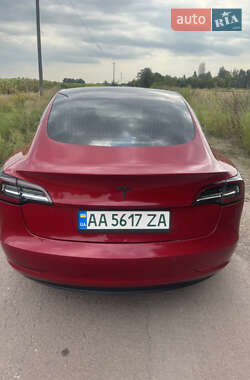 Седан Tesla Model 3 2018 в 