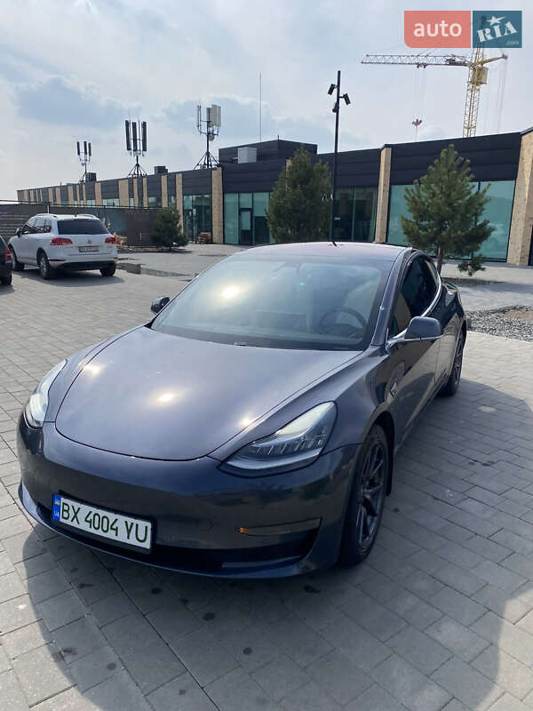 Седан Tesla Model 3 2019 в Хмельницком