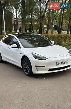 Седан Tesla Model 3 2022 в Чернігові